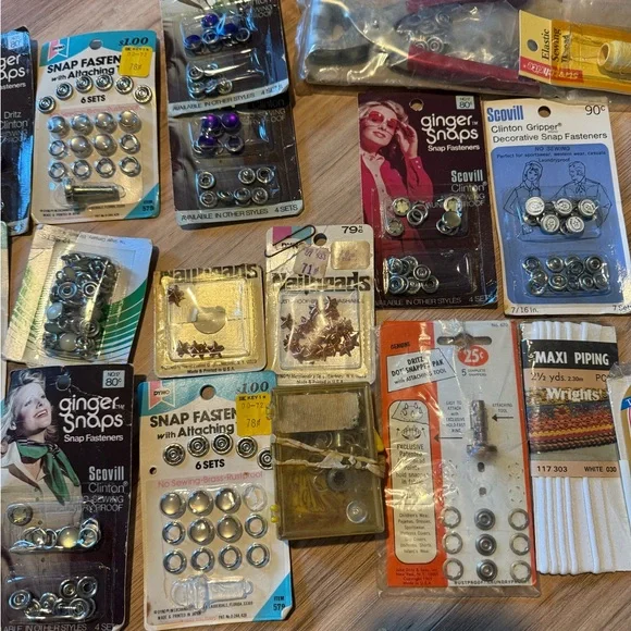 Assorted Snap Fasteners Collection - Picture 3 of 4